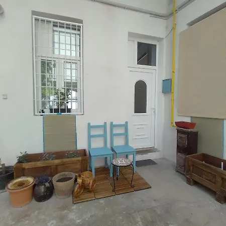 Old Buda Family Apartment
